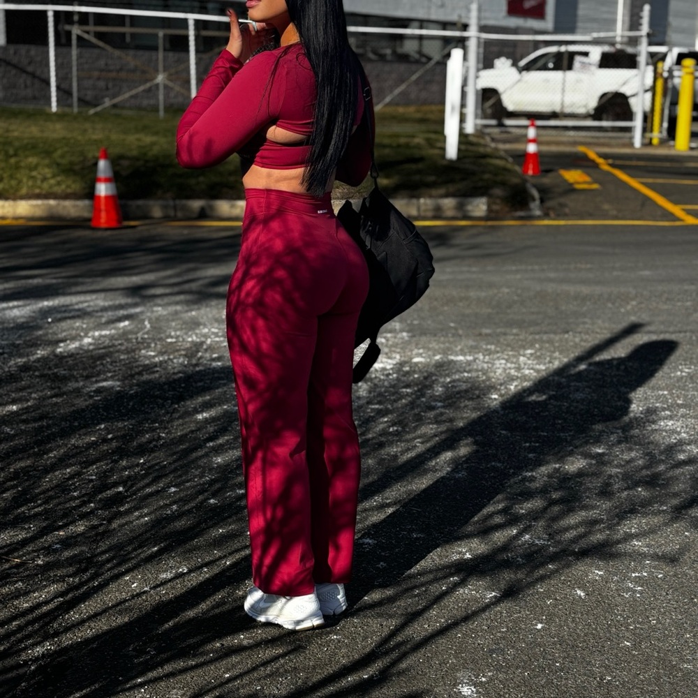 ❌sold❌ Women's Burgundy gym set
